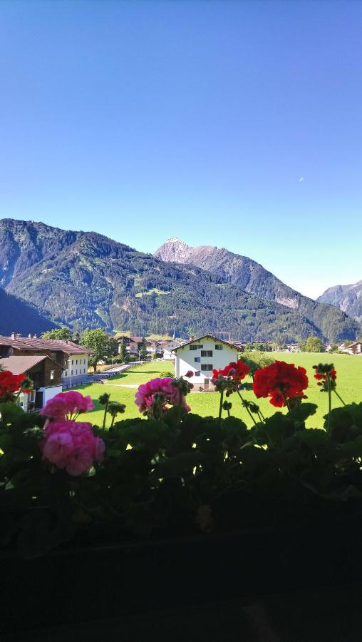 Landhaus Eberler Mayrhofen Exterior foto